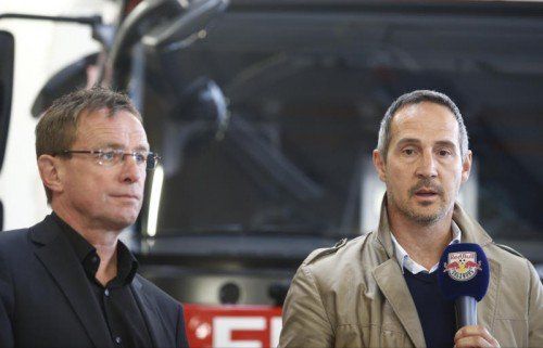 Sportdirektor Ralf Rangnick (links) und Trainer Adi Hütter fordern von der Mannschaft mehr Konzentration. Foto: gepa