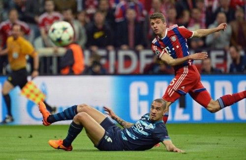Thomas Müller (im Bild gegen Maicon) ist nun mit insgesamt 27 Treffern bester deutscher Torschütze in der Champions League. Foto: ap