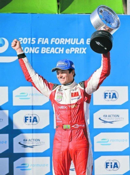 Wie der Vater, so der Sohn: Nelson Piquet feiert in Long Beach. Foto: ap