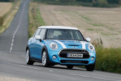 Äußerlich wurde der Mini aktualisiert, addiert hat man eine neue Fünftür-Karosserie-Variante.