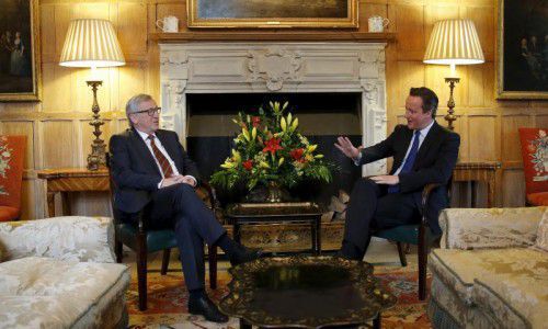 Bei Jean-Claude Juncker startete David Cameron (r.) seine Offensive für eine EU-Reform.  FOTO: REUTERS
