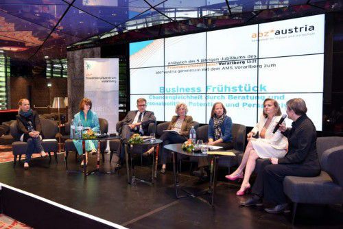 Engagierte abz-austria-Diskussionsrunde zum Thema „Chancengleichheit durch Beratung und Personalpolitik“. Foto: Mittelberger