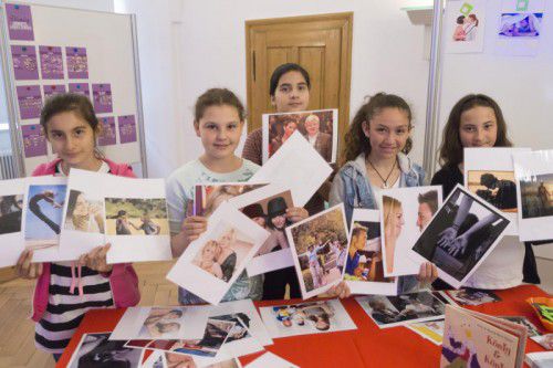 Fachfrauen bieten fünf kreative Workshops und regen zur Selbstreflexion an.  Fotos: VN/Paulitsch
