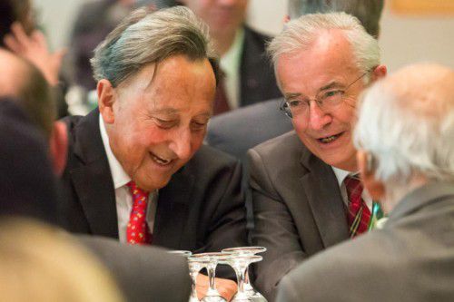 Gut gelaunte Gäste in Rankweil: die Alt-Landeshauptmänner Martin Purtscher (links) und Herbert Sausgruber. Foto: VN/Steurer