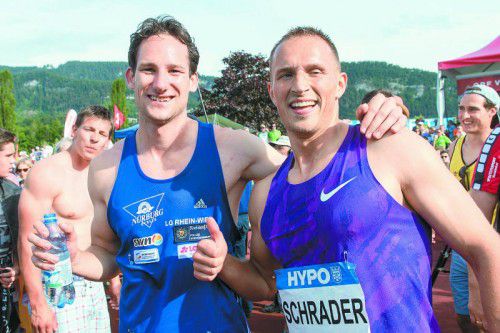 Kai Kazmirek und Michael Schrader feiern den Doppelsieg der deutschen Zehnkampf-Herren in Götzis.