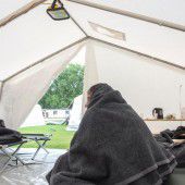 Weitere 24 Zelte für Flüchtlinge aufgestellt
