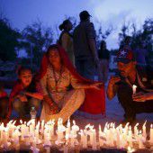 Andacht für Opfer des Erdbebens in Nepal