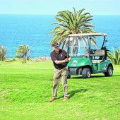 Golfspielen mit Meeresrauschen
