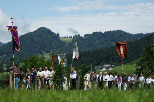 Öschprozessionen, wie hier in Andelsbuch, werden jedes Jahr zu Christi Himmelfahrt begangen. Foto: Berchtold