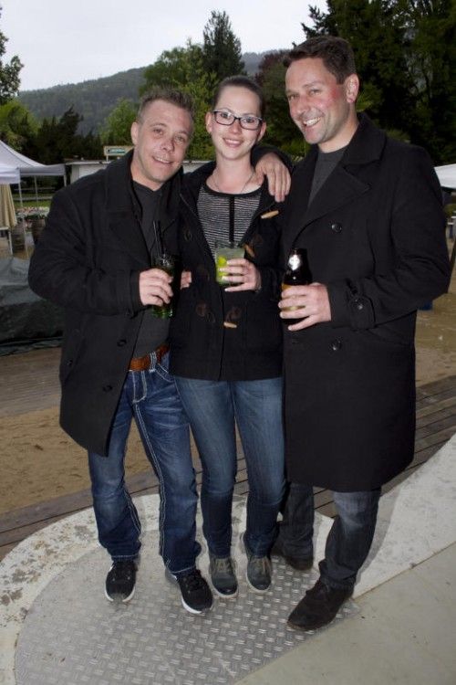 Partytrio: Ralf Seidl (l.) mit Mandy Kretzschmar und Markus Büsel.