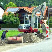 Bludenz: Neue Rohre unter Gehsteig verlegt