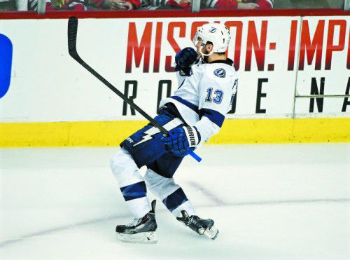 Cedric Paquette jubelt nach dem Siegtreffer für Tampa. Foto: ap