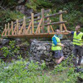 Bergrettung realisiert neue Wanderbrücke