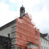 Klosterfassade „unterspült“