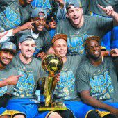 Erster Titel seit 40 Jahren, goldener Tag für Warriors