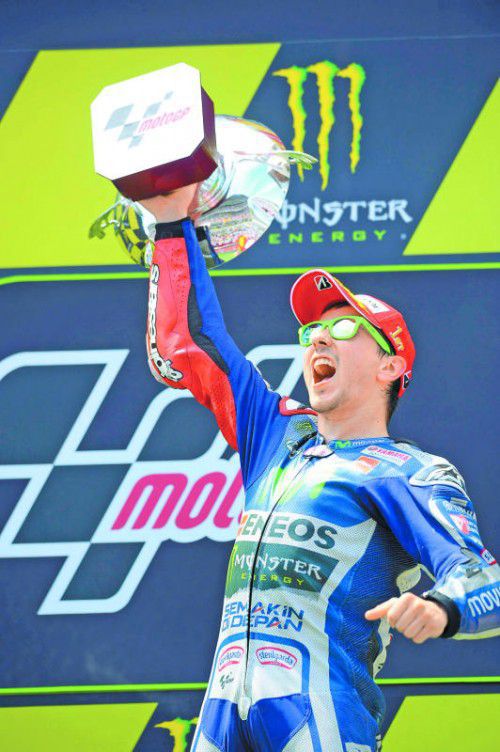 Jubelt über Sieg Nummer vier: Jorge Lorenzo. Foto: Gepa