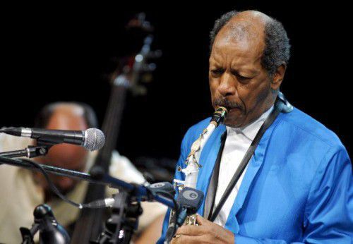 Ornette Coleman wurde mit einem Pulitzerpreis für Musik ausgezeichnet. 2009 spielte er noch in Saalfelden.  Foto: EPA