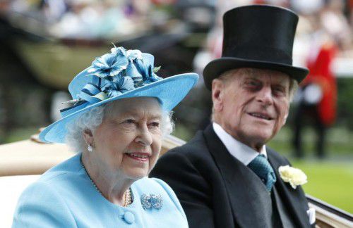 Seit mehr als 75 Jahren kennen sich Elizabeth und Philip. Es sei Liebe auf den ersten Blick gewesen, sagte sie einmal. Foto: reuters