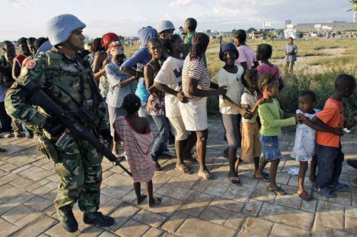 UNO-Blauhelme in Haiti. Ein Bericht erhebt nun schwere Sex-Vorwürfe gegen die Friedenstruppen. FOTO: AP