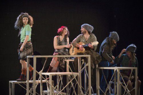 Vom 29. Juni bis 4. Juli findet in Nenzing zum 27. Mal das internationale Kinder- und Jugendtheaterfestival „Luaga & Losna“ statt. foto: théàtre de la grenouille