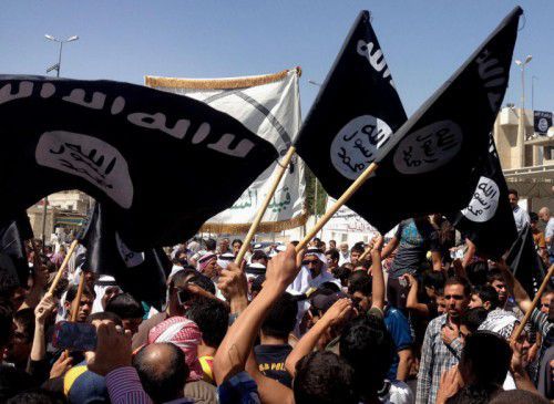 Vor einem Jahr eroberte die IS-Terrormiliz Mosul – sie wurde von vielen bejubelt. Inzwischen hat sie eine Gewaltherrschaft errichtet.  FOTO: AP