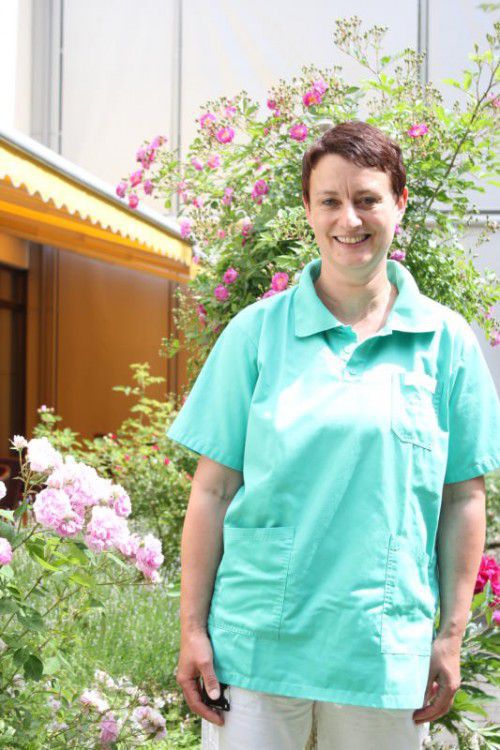 Ziel von „Pain Nurses“ wie Renate Sandrell ist es, Schmerzen zu lindern - und so zu mehr Lebensqualität zu verhelfen.  Foto: VN/Stauber