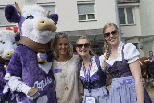 Auch heuer werden die Milka-Ski-Stars rund um Michaela Kirchgasser (2. v. l.) beim Schokofest in Bludenz erwartet.    Fotos: VN/Stiplovsek