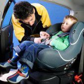 Vorsicht beim Einbau von Kindersitzen im Auto