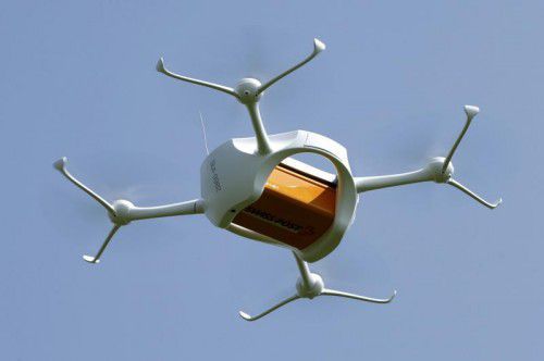 Die Drohne fliegt mit einem Kilo Fracht zehn Kilometer.  REUTERS