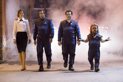 Die Freunde kämpfen in „Pixels“ gegen real gewordenen Figuren aus alten Videospielen.