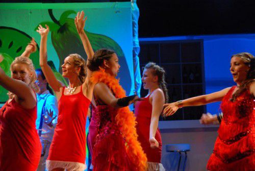 Heiß war es gestern auch auf der Kulturbühne: WAMCO spielt zwei Mal „Cabaret“.  Foto: Manser  