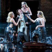 Hoffmanns fantastische Oper im Haus