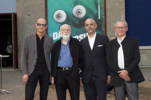 Kunstraum Leiter Thomas Häusle (l), Künstler Jan Svankmajer, Redner Gerald Matt u. Präs. Ekkehard Bechtold.