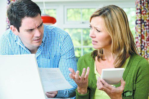 Männer ärgern sich – was den Gesichtsausdruck betrifft – anders als Frauen.