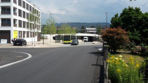 Noch fehlen am Bahnhof die Markierungen.