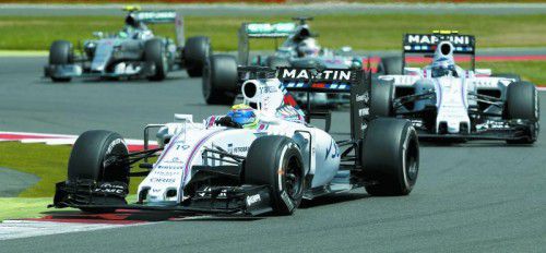 Ungewohntes Bild in der Formel 1: in Silverstone führte zu Beginn Felipe Massa vor seinem Williams-Kollegen Valtteri Bottas und den Mercedes von Lewis Hamilton und Nico Rosberg.  Reuters