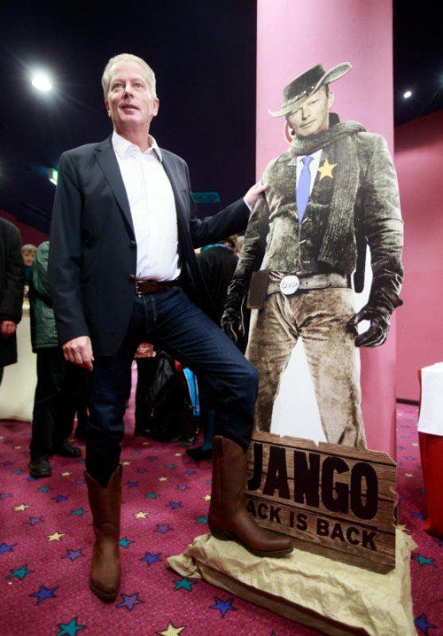 Als Django inszeniert: Reinhold Mitterlehner.