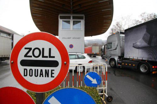 Bayerns Innenminister will Grenzkontrollen.