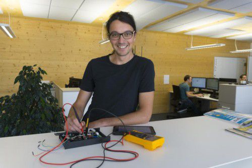 Claudio Ganahl hat Elektrotechnik studiert und ist gemeinsam mit seinem Bruder Teslab-Inhaber.  