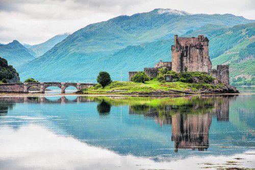 Das berühmte Eilean Donan Castle an der Westküste Schottlands.