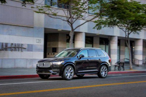 Der Volvo XC90 tritt mit coolem Styling und ausgefeilter Technik seine neue Generation an.