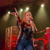 Bewegende Show von Anastacia