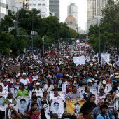 Demonstration für vermisste Studenten in Mexiko-Stadt