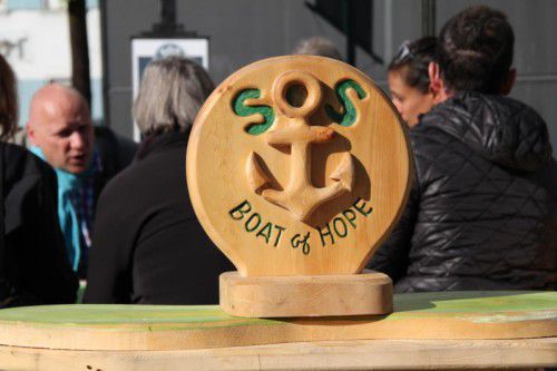 „Boat of Hope“ für unbegleitete minderjährige Flüchtlinge.