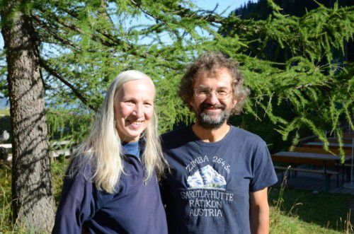 Das Salzburger Wirtepaar Elfi Riedl und Andreas Hassler sind seit 27 Saisonen Gastgeber auf der Sarotlahütte.