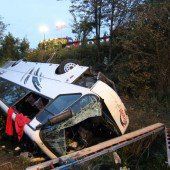 34 Verletzte bei Busunfall