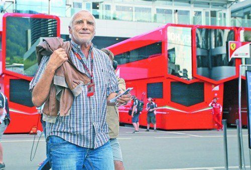 Dietrich Mateschitz muss bei Ferrari um Motoren für seine Red-Bull-Formel-1-Teams anklopfen.