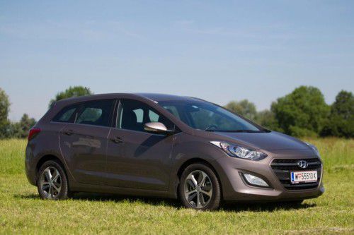 Feinschliff am Blechkleid: Mit hohem Nutzwert weiß der aufgefrischte i30-Kombi im automobilen Alltag zu gefallen.