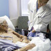 Verbrannte Hand durfte am Bauch des Patienten heilen