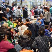 Notquartiere für Flüchtlinge werden knapp